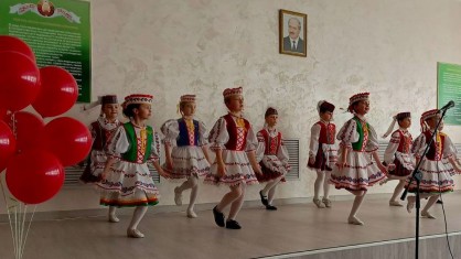 Колоритные поздравления прозвучали для прекрасной половины коллектива Столинской центральной районной больницы